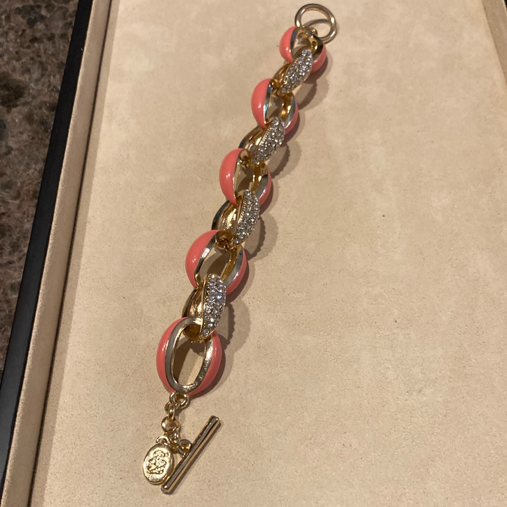 Tommy Bahama Gold Coral Crystal And Enamel Toggle Bracelet 20$
